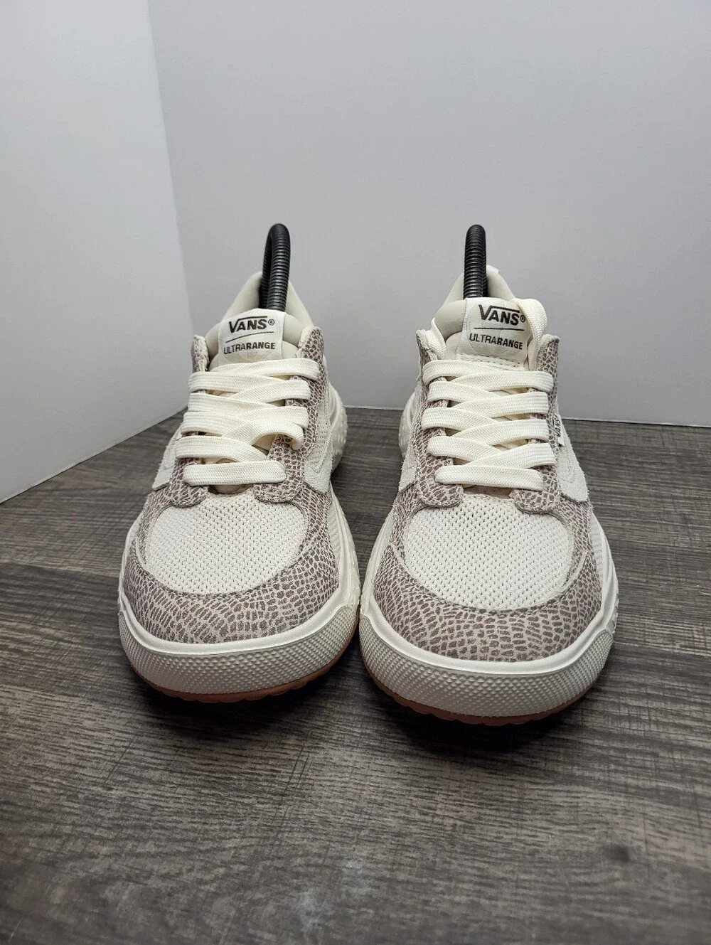 VANS UltraRange Neo VR3 Womens Size 7.5 US Beige Snake Print Sneakers Shoes New